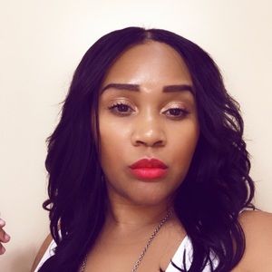 Meet your Posher, Chanel